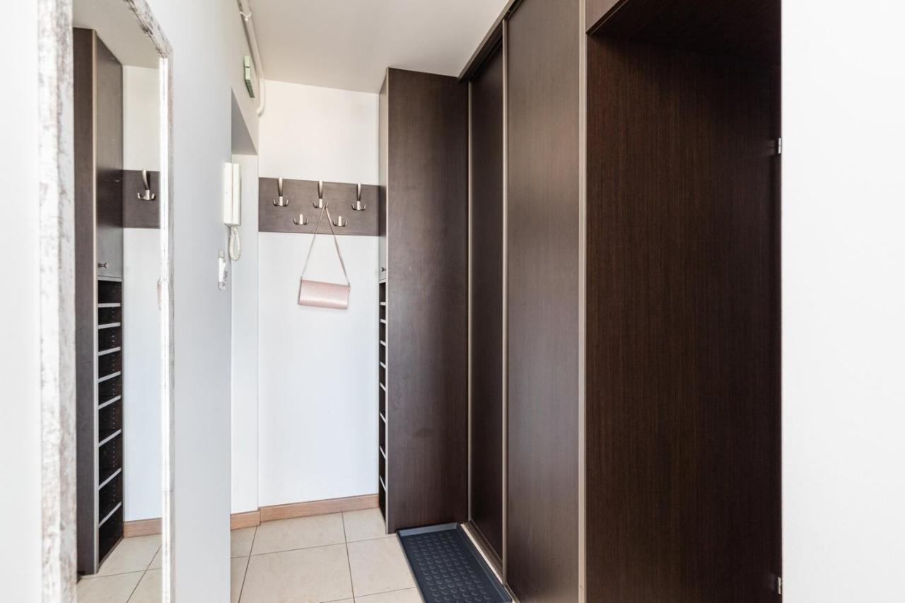 Superapart Saska 48A, Sleek 6Th-Floor Studio With Balcony & Elevator Access Warsaw Ngoại thất bức ảnh