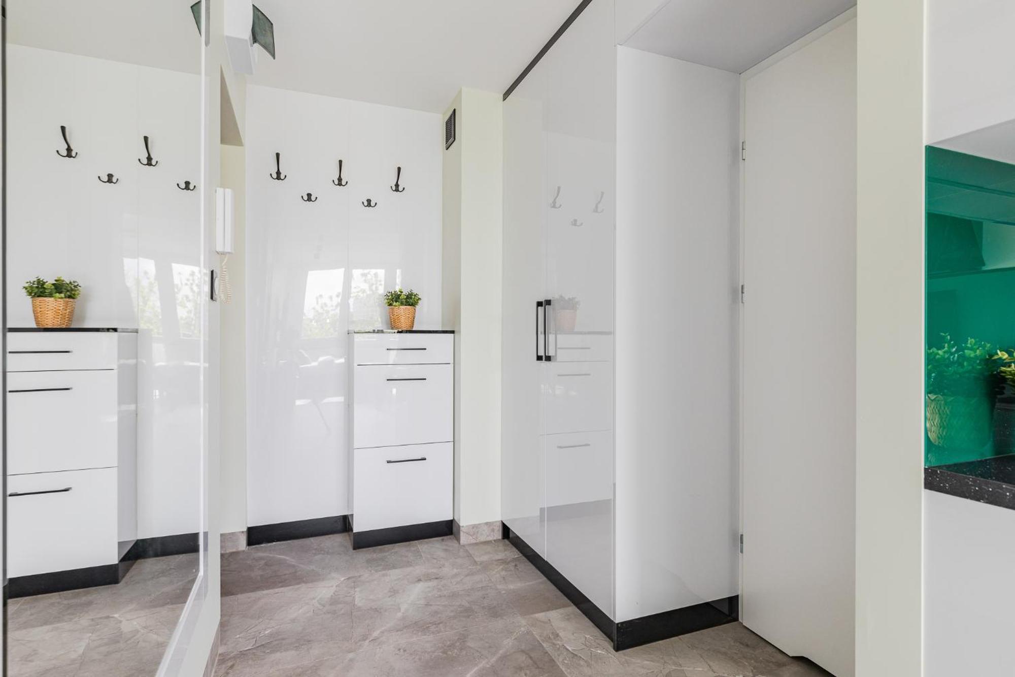 Superapart Saska 48A, Sleek 6Th-Floor Studio With Balcony & Elevator Access Warsaw Ngoại thất bức ảnh